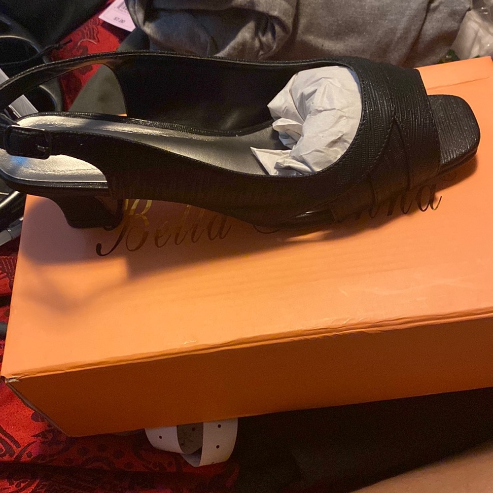 Like new bella Hanna heels sandals
